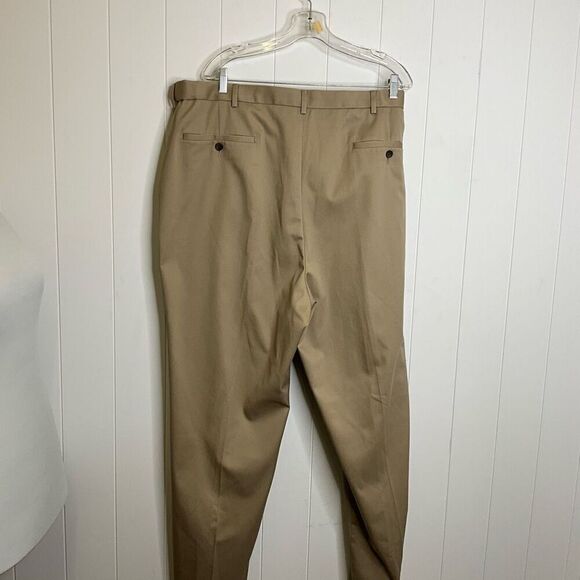 Haggar Men's Size 44x36 Premium Khaki Classic Fit No Iron Pants Trousers - Picture 11 of 15